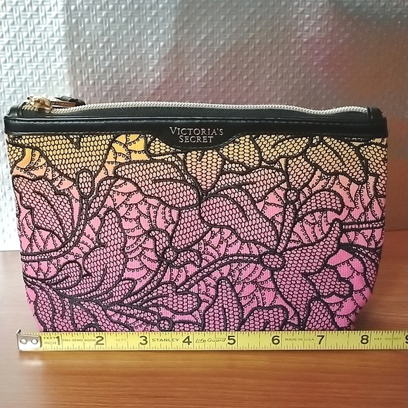 BNWT Victoria's Secret Ombre Floral Patterned Makeup Bag - Picture 7 of 9